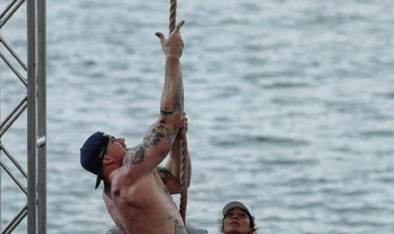 超勵志！他一出生就截肢無腿坐著輪椅練成健身教練