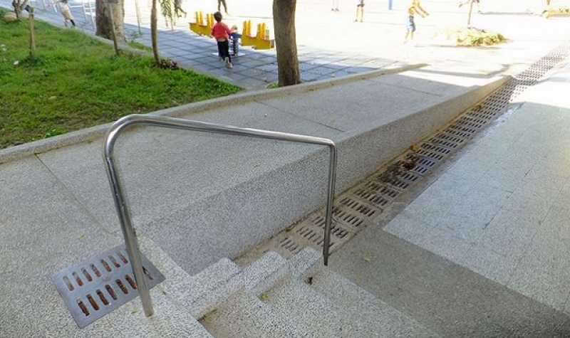 无障碍通道反成障碍