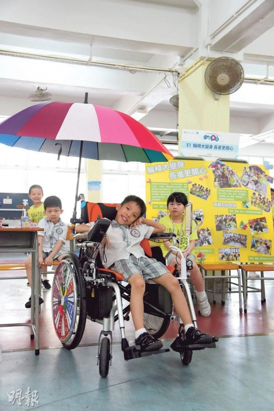 小学生追梦一年 为长者研开心轮椅