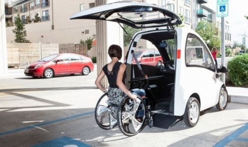 可连轮椅直接驶入车厢！Kenguru 小型电动车专为行动不便人士而设