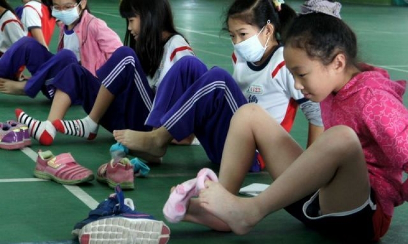 环境有意无意的歧视、一再妥协的生活，这些都无法透过一日体验活动，就可以透彻明白，甚至一不注意，成了反向教育。