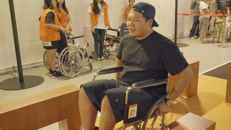 鐵牛奪下輪椅競速的冠軍。（WebTvAsia X 上行娛樂提供）