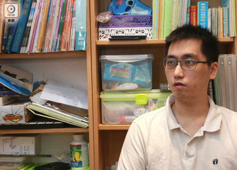 患有自闭症的港丰不但在学习上有困难，在校内更饱受同学歧视。