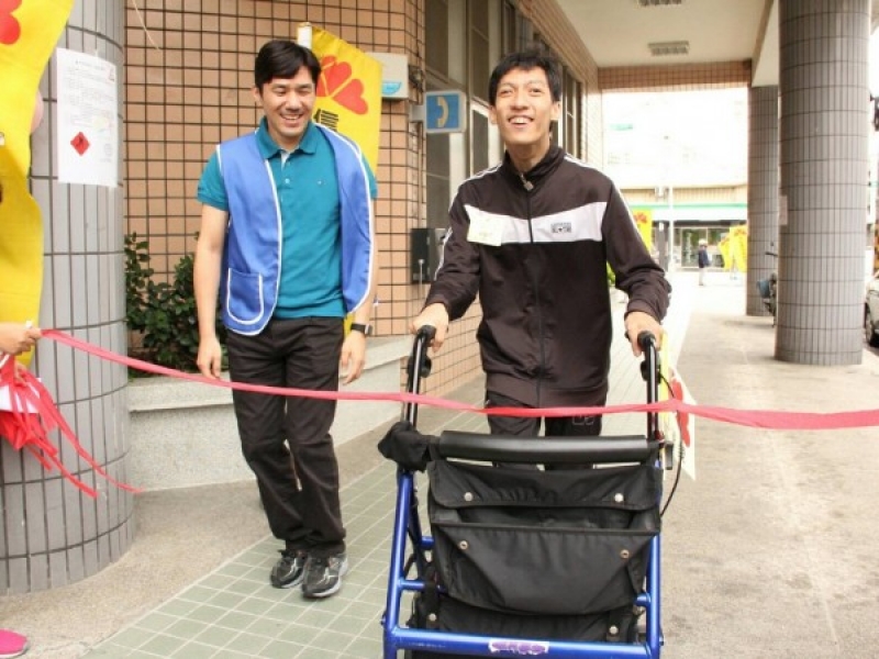 「另類」鐵人三項比賽 挑戰身心障礙學員體力