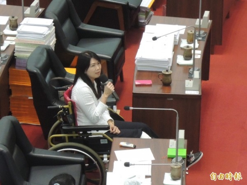 坐著轮椅也要总质询！高市议员林莹蓉为轮椅族发声