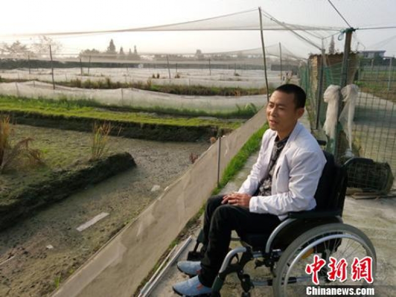 繼續擴大規模，輪椅上的劉家學對未來發展充滿了希望