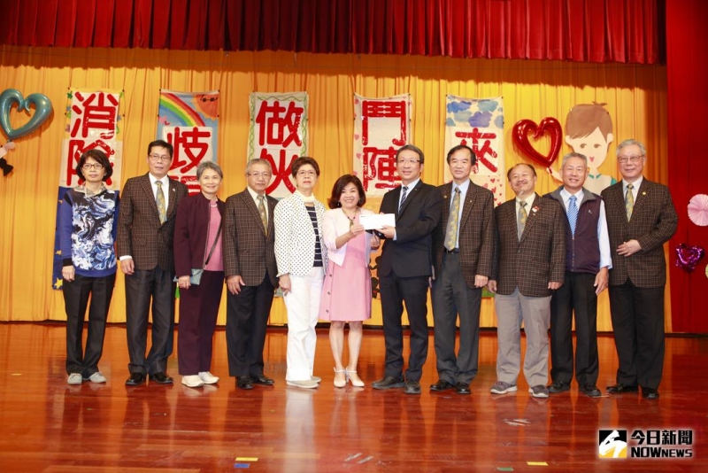 台北民權扶輪社捐贈彰化特教16萬元購買輔具獎助金