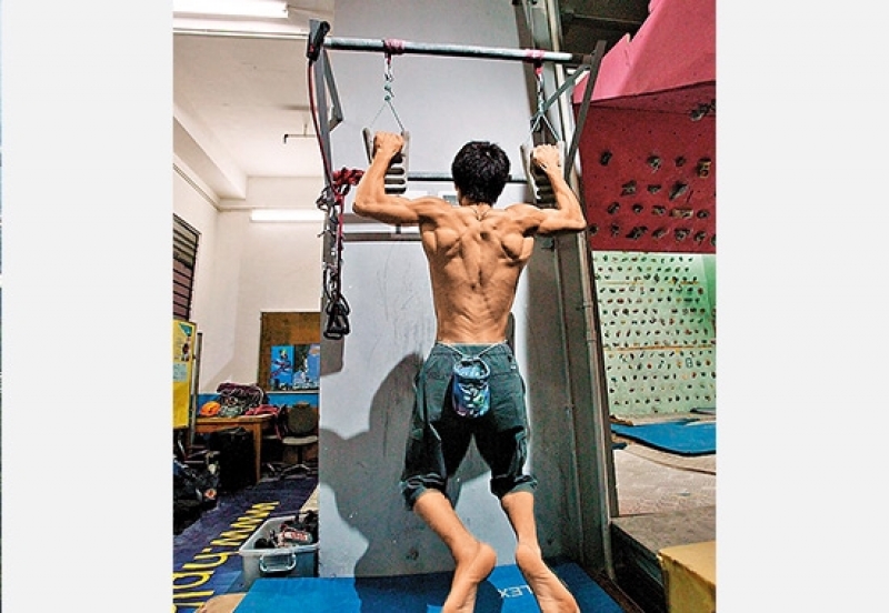 在黎志伟刚成为攀石运动员时，也曾面对质疑，但他没想太多，不断锻炼体能
