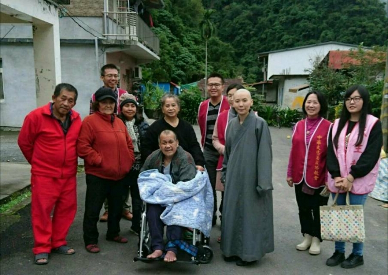 佛陀輪椅送愛到宜蘭偏鄉 幸福無礙