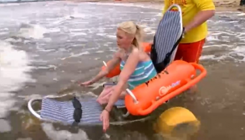 在聖基爾達和墨爾本港添置了一批免費使用的可漂浮輪椅