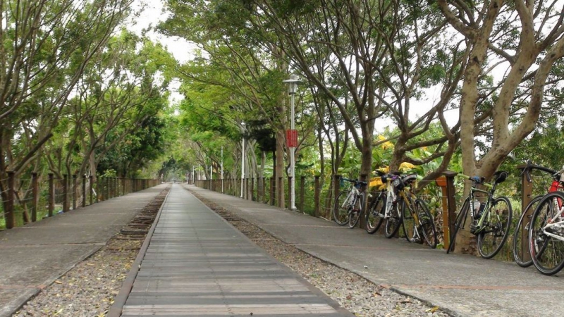 「嘉油鐵馬道」沿線路阻全數拆除，還給行人、輪椅族、單車族暢行鐵馬道的權利