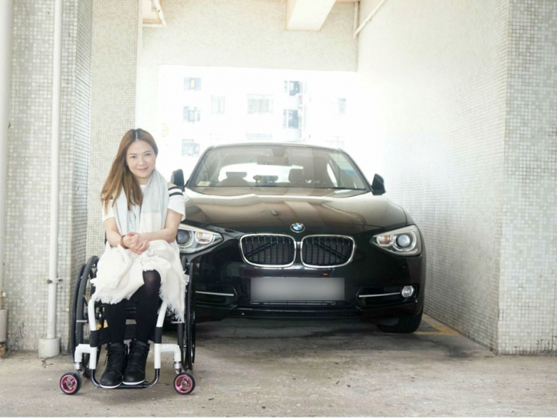 只用手驾驶？残疾美女严楚碧自驾实录