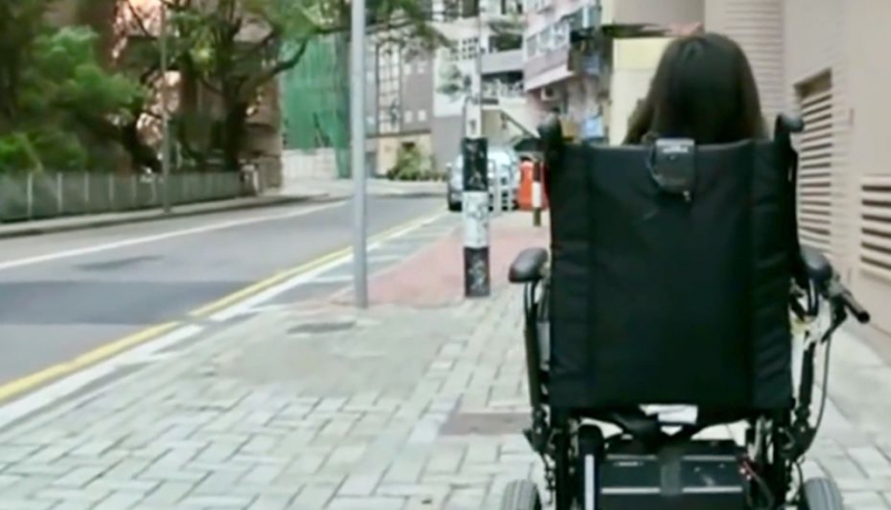 【小女子·大感言】輪椅代步 天天歷險