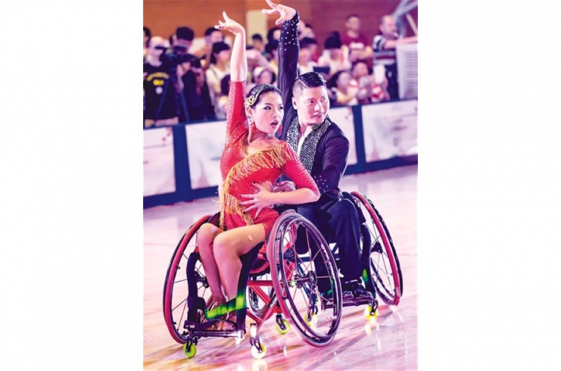 全國輪椅舞蹈比賽現場的吳同昱與梁巧嬋