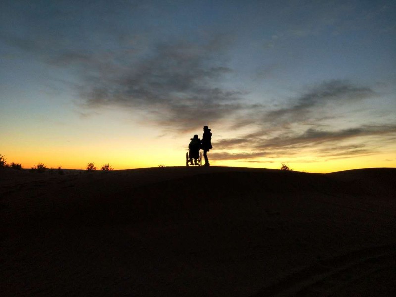纪寻在撒哈拉沙漠
