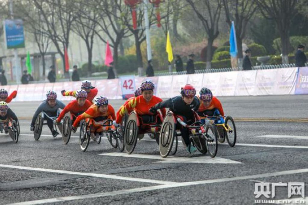 天津残运会上的“世界冠军”邹丽红：喜欢驾著轮椅往前冲的感觉