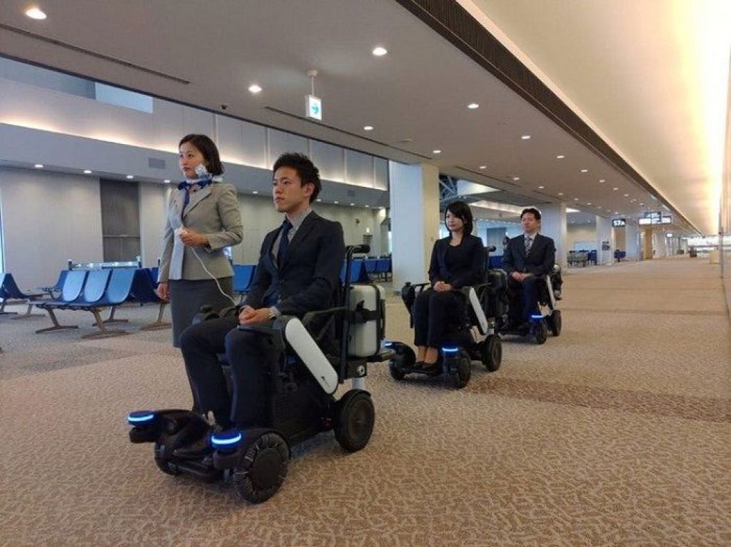 日本成田機場開測自動駕駛電動輪椅