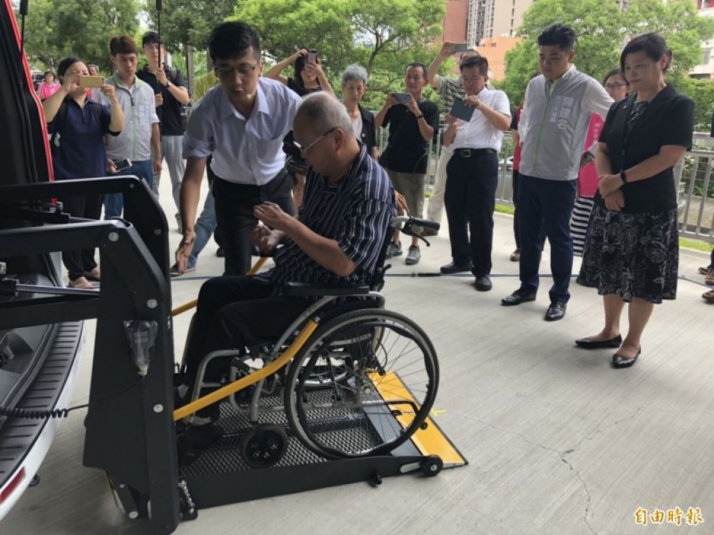 新竹市長照專車擴大服務今天上路，擴大為五家車行共卅一部車，將提供長輩及需要者看得到找得到及用得到和付得起的長照專車服務