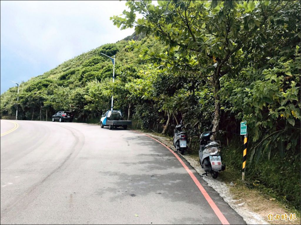 基隆外木山湖海路沿线都划红线禁止停车