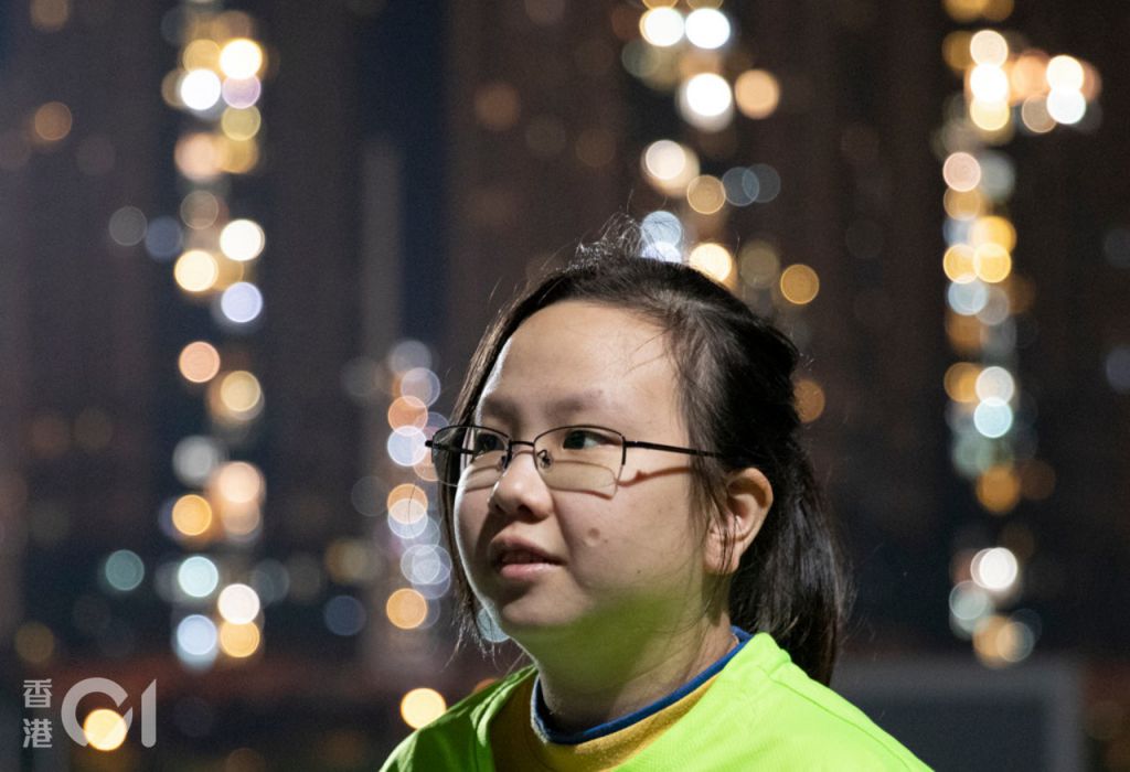Karen曾经抗拒运动，幸得老师和同学鼓励，终于加入伤青队成为长跑选手