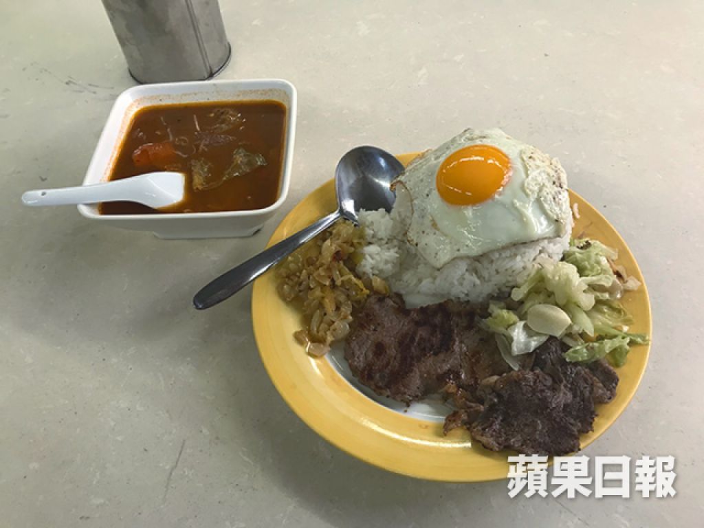 扒類午餐，有三款扒選擇，配上自家熬例湯。$30