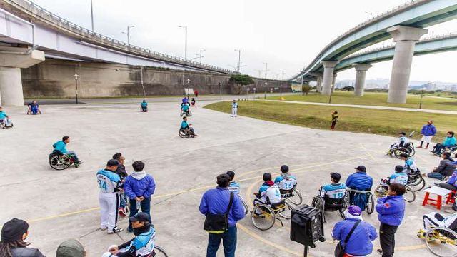 轮椅棒球需要的场地跟一般棒球赛不一样