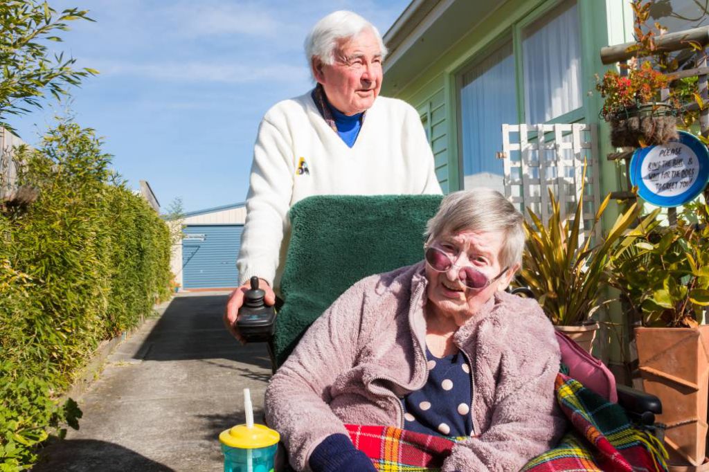 塔斯馬尼亞發明了由護老者控制的電動輪椅