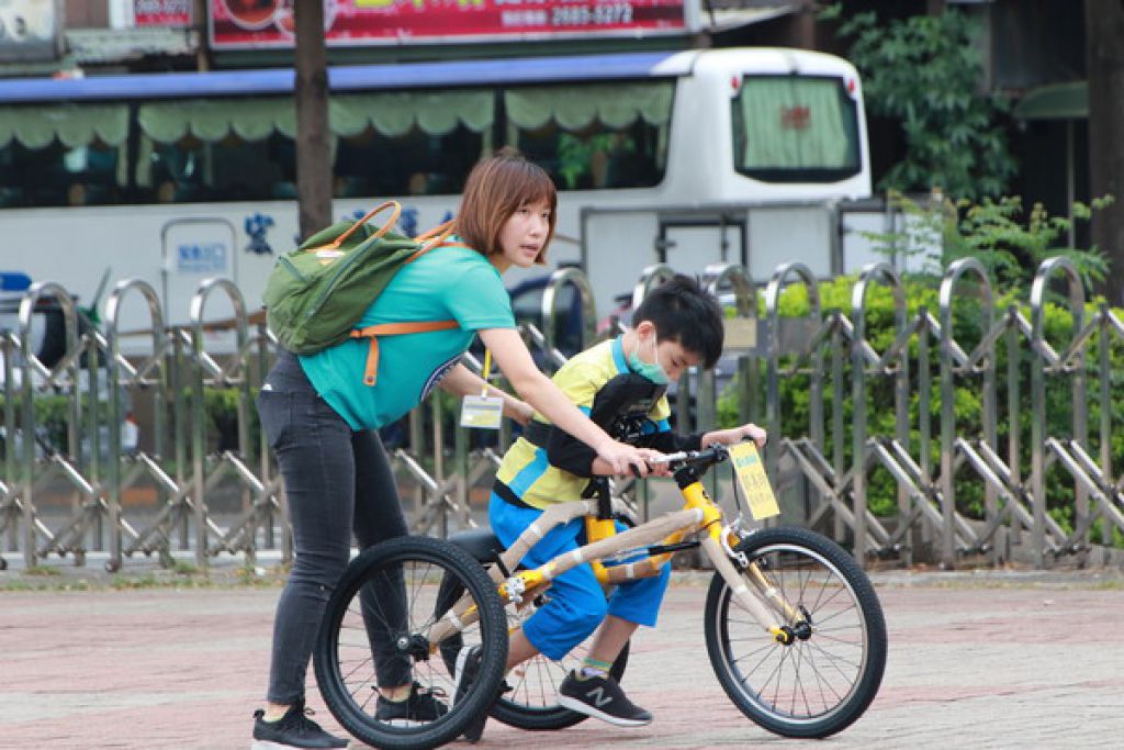 特教生體驗新北市輪椅夢公園 享受數十種運動樂趣