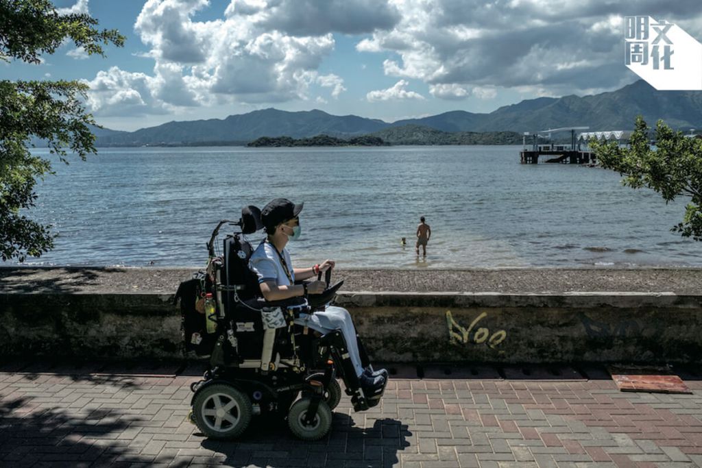 轮椅人士的生命故事：每年失去一项身体功能，病名不如就用我的名字？