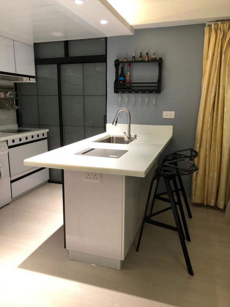 只會在家人聚會時才擺放的高腳枱，平日會收起