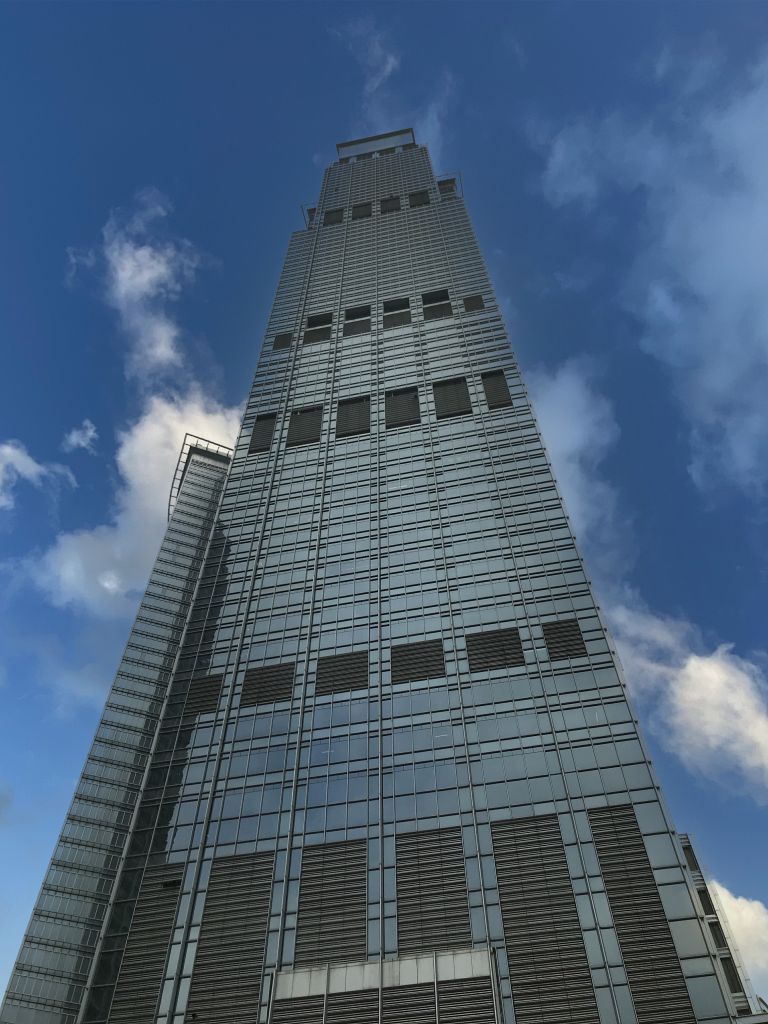 新界區最高之建築,華懋集團旗下荃灣如心廣場（Nina Tower）
