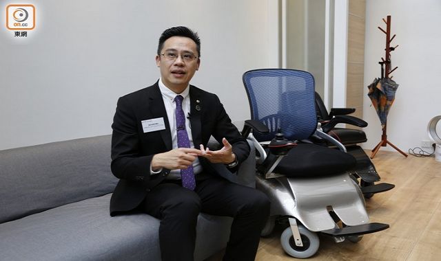 胡競樂稱，「天行健」的重量只有50公斤，遠較傳統電動輪椅輕巧。