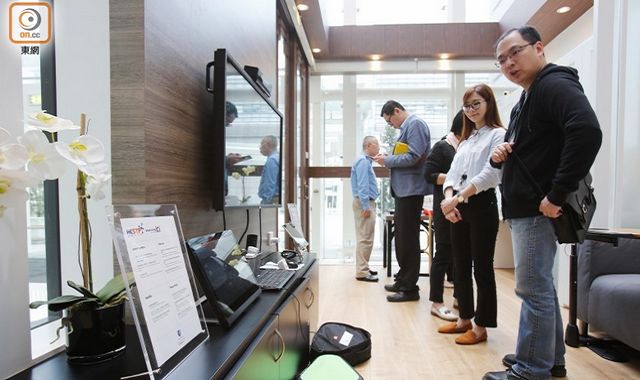 家居安老體驗館吸引不少市民到場參觀。