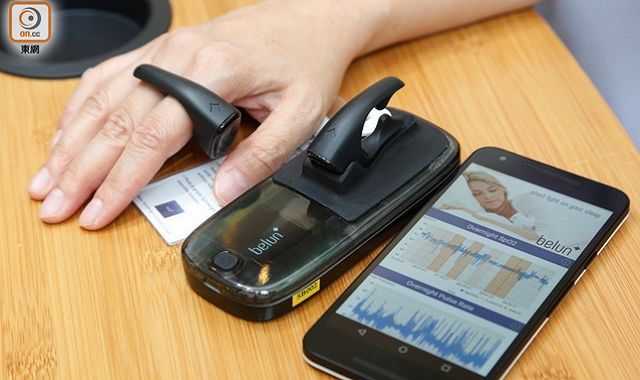 倍靈指環收集用家睡眠時的各種數據後，可透過手機應用程式傳送雲端予醫生分析。