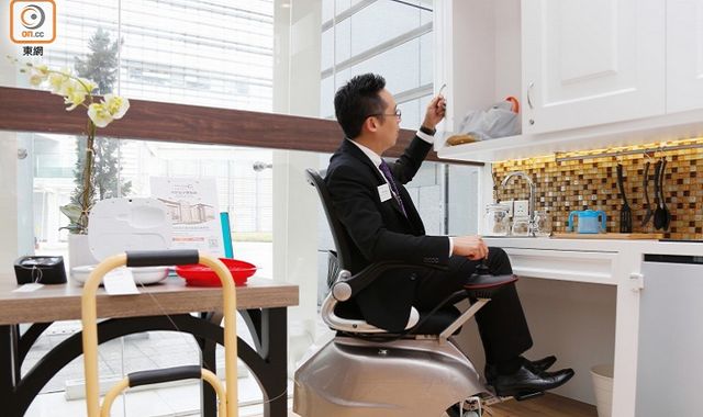 「天行健」原地自轉所需的空間細小，特別適合本港人多擠迫的環境使用。