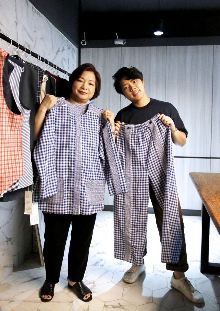 Kadri亦愛設計具潮流感的樂齡服，像這套以日本二重紗製作工人褲，潮，靚到記者都想擁有。