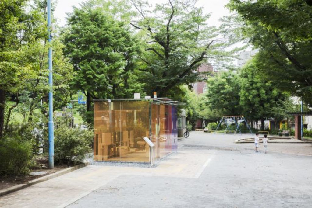坂茂（代代木深町小公園）(圖片來源:THE TOKYO TOILET)