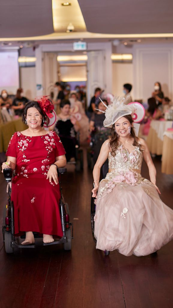 香港女障协进会与BLA 亚太女企业家协会等机构合作，邀请九位轮椅女士参与时装秀，为女障协会购置⼀部电⼦轮椅测量仪进行筹款。