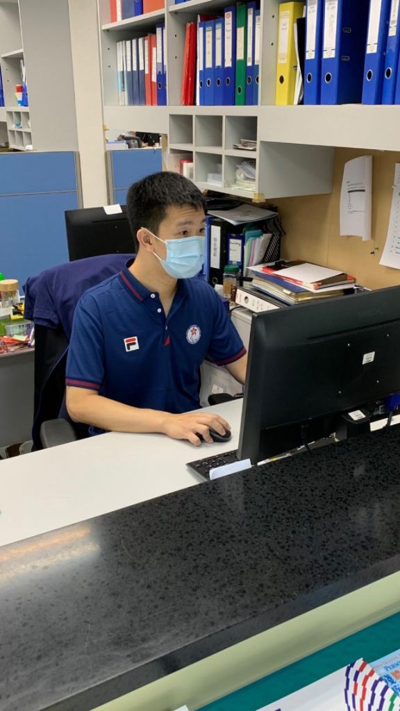 現時蘇樺偉擔任行政助理，工作性質與以往大有不同，不變的是全力以赴的態度。