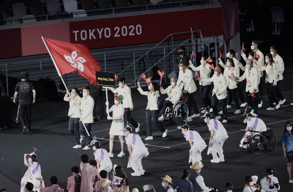 香港殘奧代表團在東京殘奧開幕禮入場。