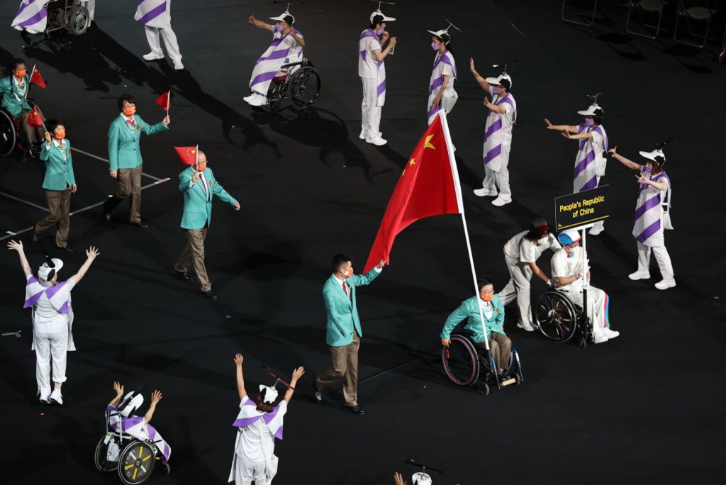 中國殘奧代表團入場。