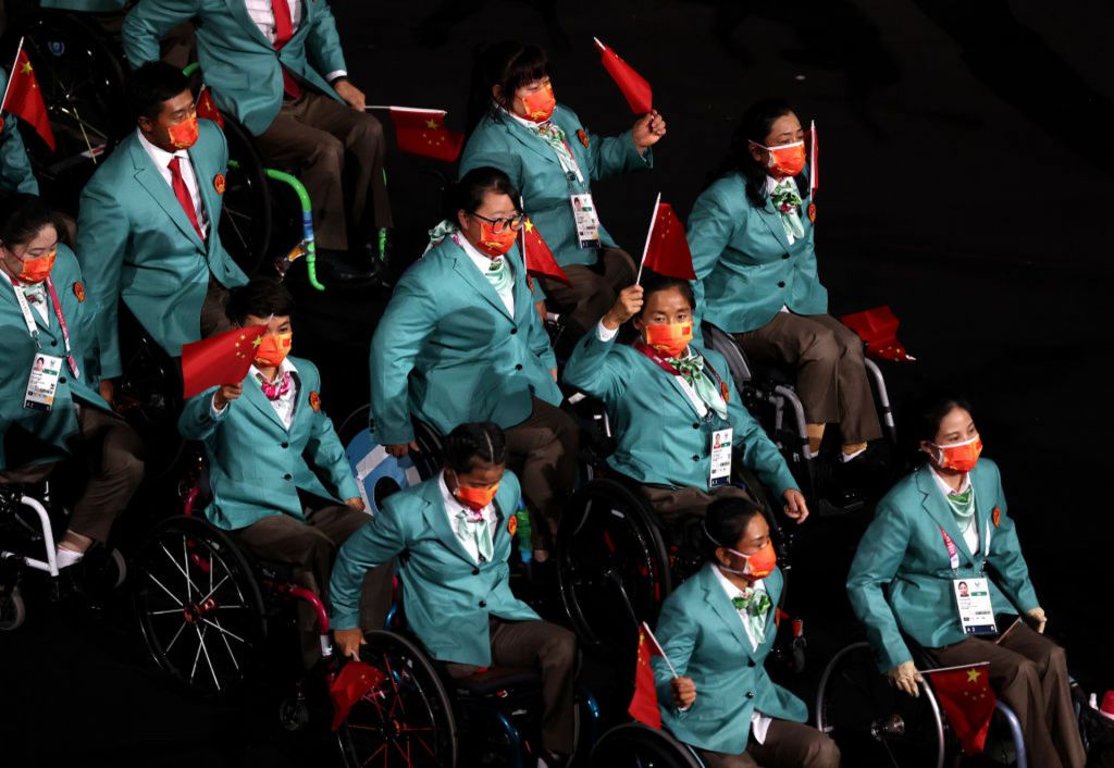 中國殘奧代表團入場。