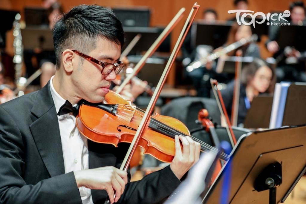 黃文揮Andy在樂團中作小提琴手。他說:「感覺上好像是我們幫助殘疾人士，但其實是他們感染我們。」