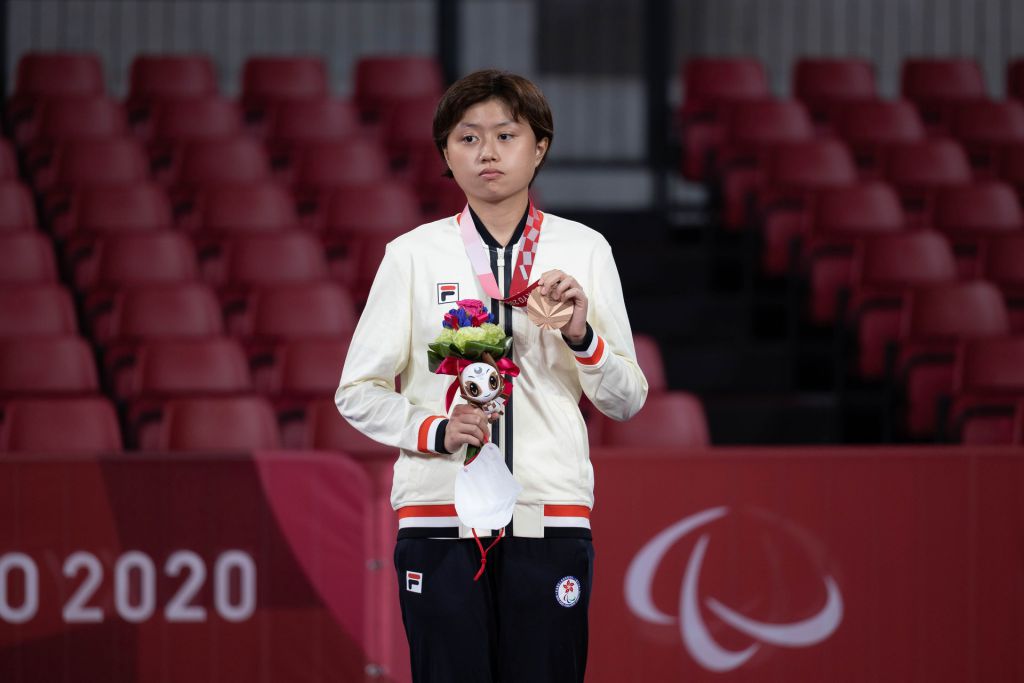 乒乓球女子TT11級單打：王婷莛摘銅，為港隊拿下今屆東京殘奧首面獎牌。