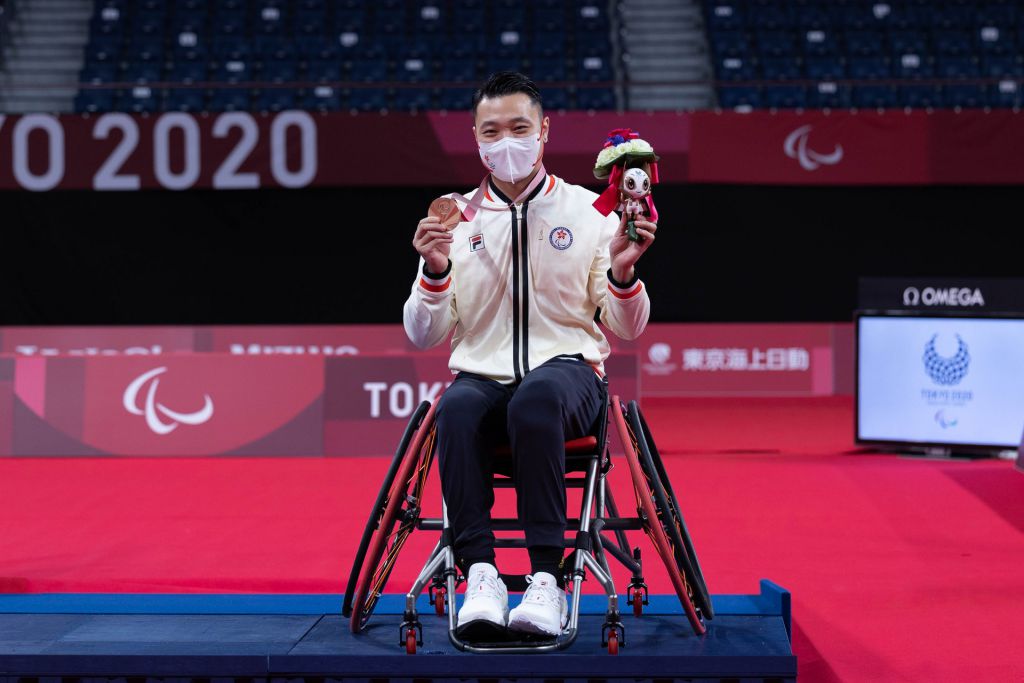 羽毛球男子WH2級單打：在東京殘奧最後一個比賽日，陳浩源為香港贏得銅牌，這是港隊今屆第4面獎牌。