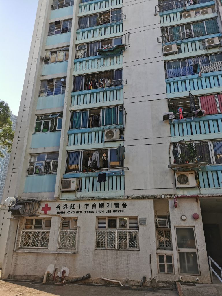 香港紅十字會成人團第三十三團從順利宿舍的38名智障宿友中選出12位受訓。
