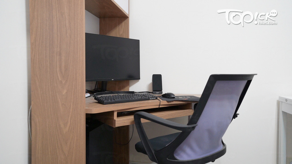 有次，有外人坐過兒子的電腦椅，結果兒子讓吳女士洗清整張椅子。