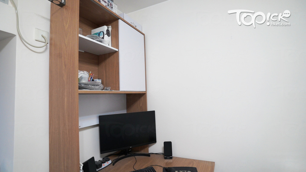 患有嚴重強迫症的兒子，不允許別人觸碰他的電腦桌。