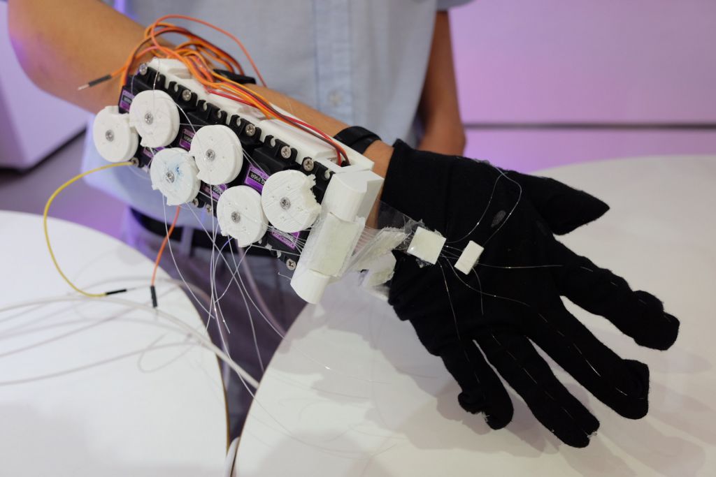 發明團隊指整個系統成本低於1,000元，期望未來能夠應用在社會上，節省物理治療相關費用。
