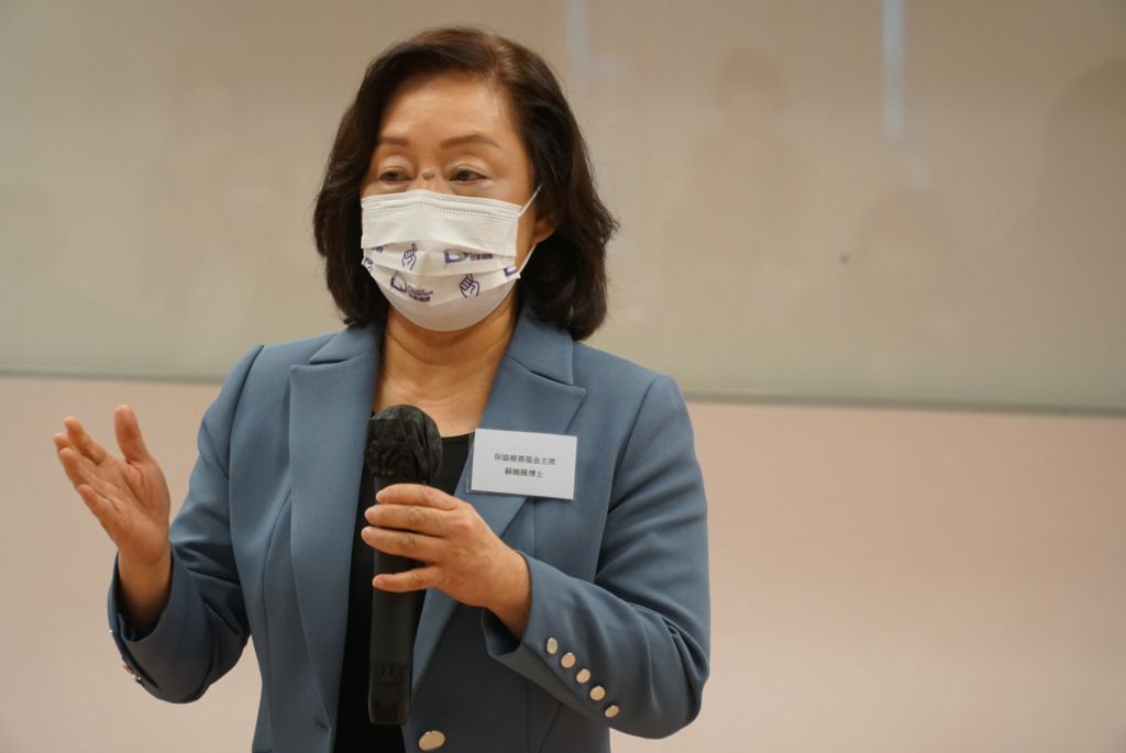 香港人壽保險從業員協會慈善基金主席蘇婉薇指，基金一直尋找可持續性項目。今年推出的「贈輪椅 助你行」項目，會捐出逾137萬善款助紅十字會增購輪椅，料可增加逾2,000個新個案及近8,000人受惠。
